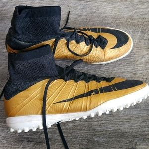Nike soccer shoes size 8